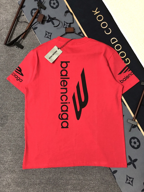 ブランドTシャツ着用イメージ